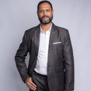 Leollen Vang-Troi Santana Lee